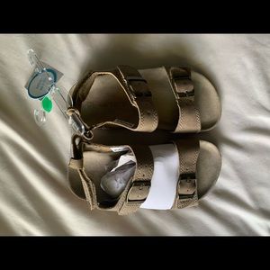 Carter’s Classic Sandles. Velcro on top. Tan. 12